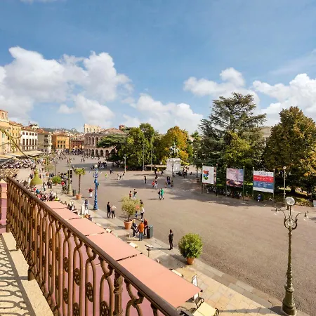 Centre And Verona
